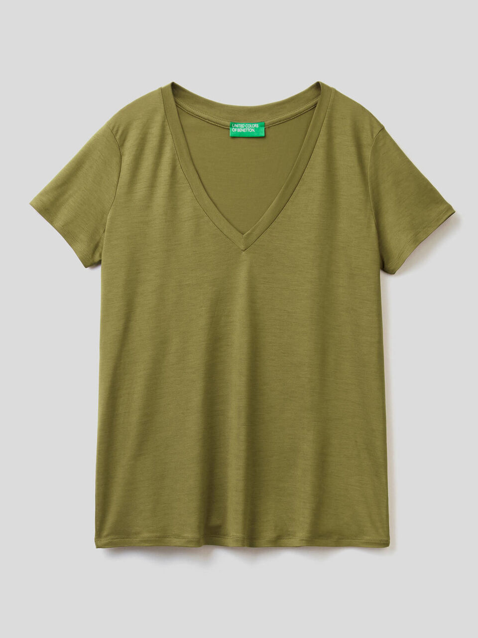 T-shirt avec col en V image number 1
