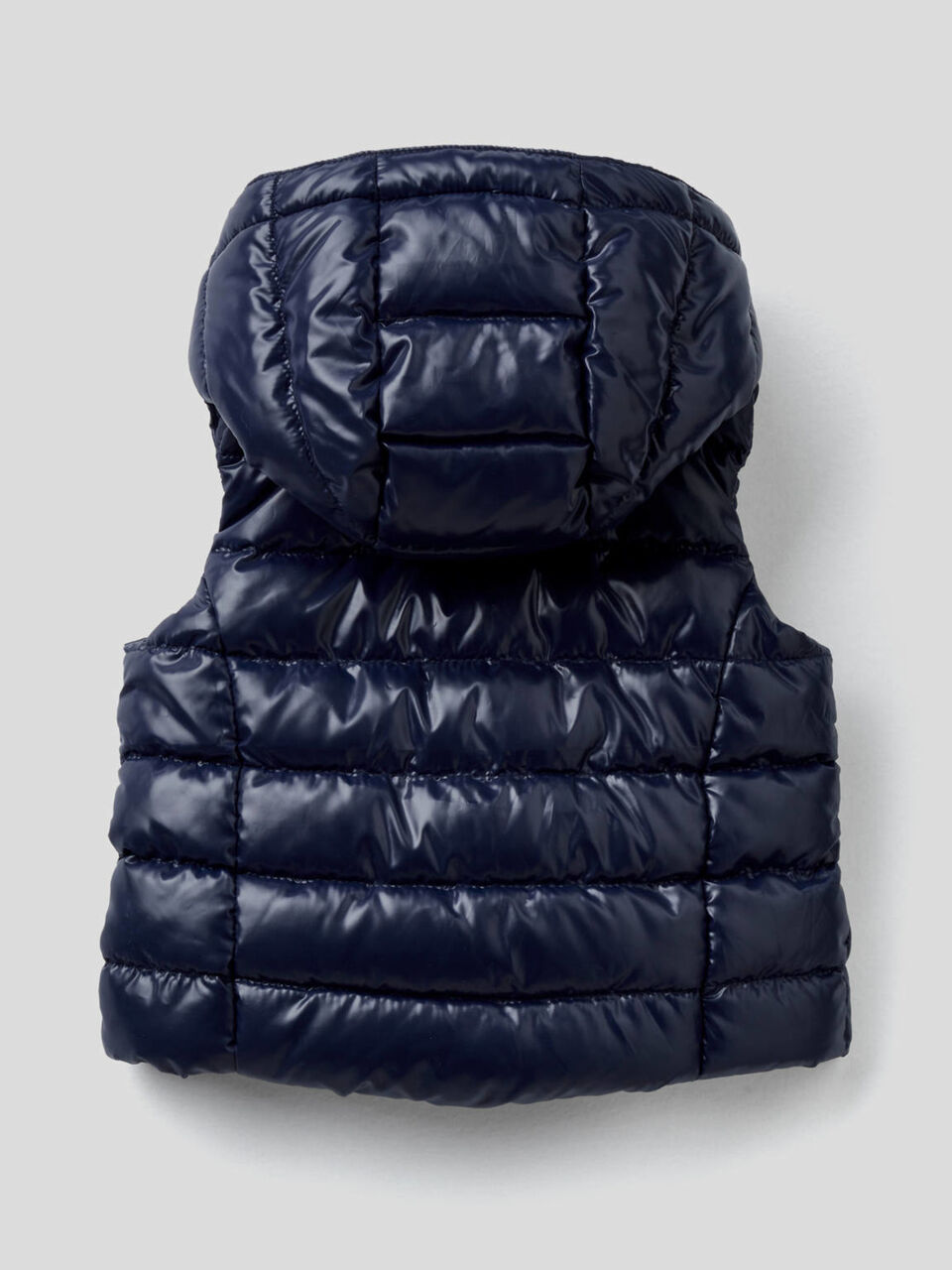 Blouson sans manches avec capuche image number 2