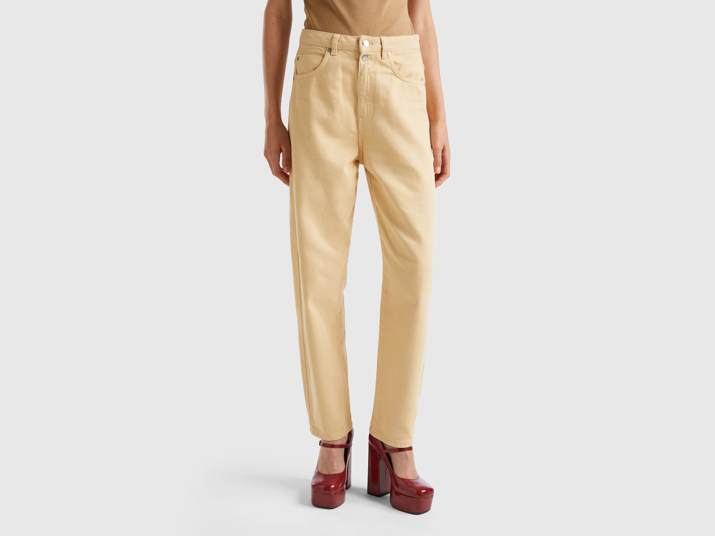 Pantalon beige mom deals