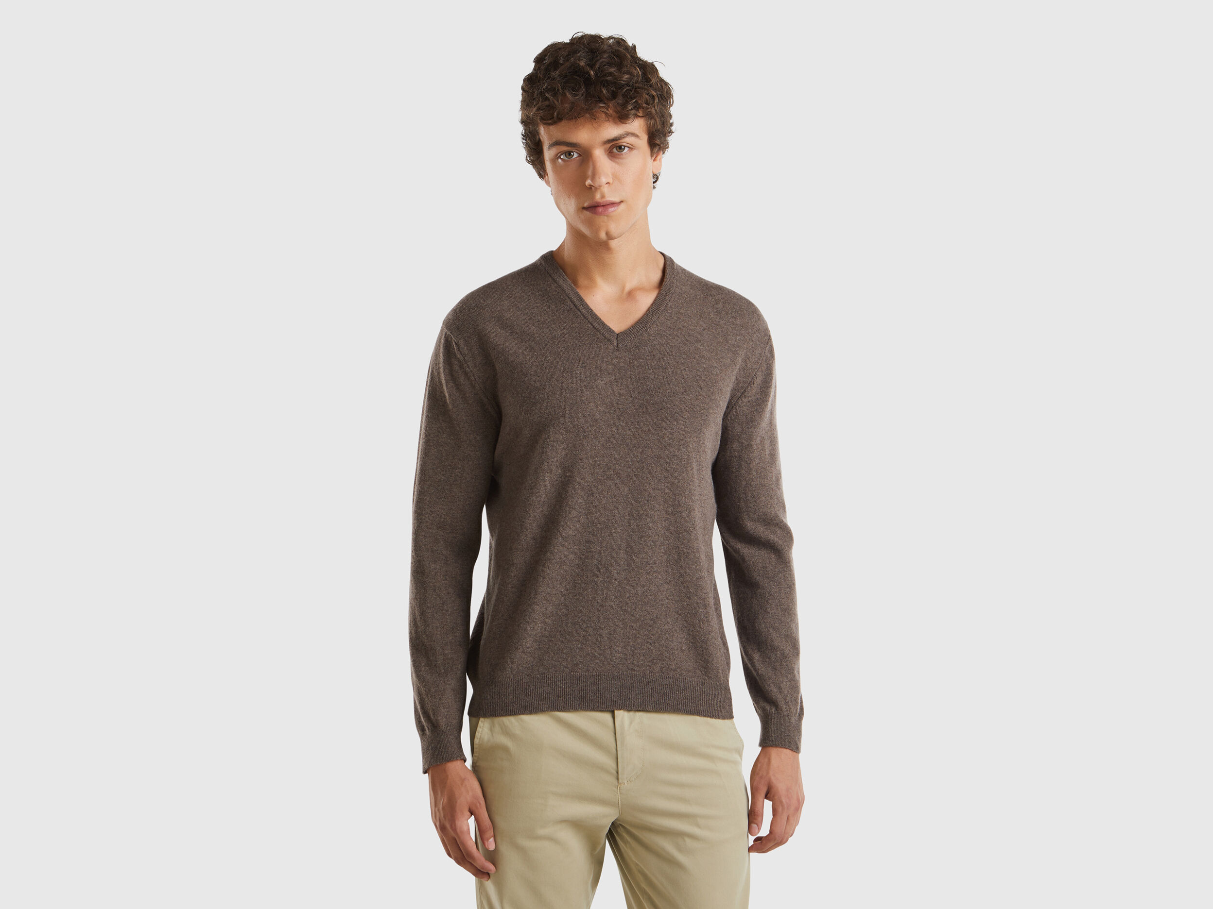 Pulls Col en V Homme Nouvelle Collection 2024 Benetton