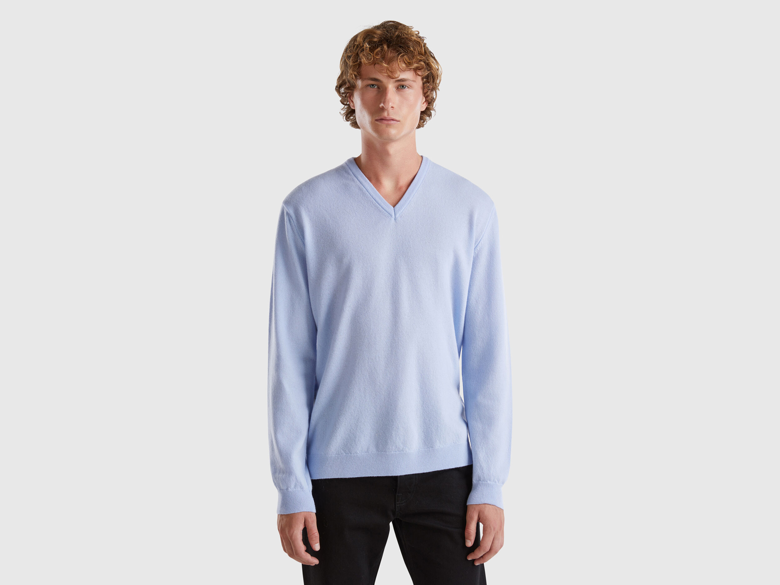 Pulls Col en V Homme Nouvelle Collection 2024 Benetton