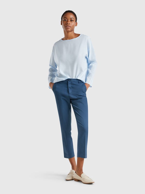 Chino raccourci en coton stretch Femme