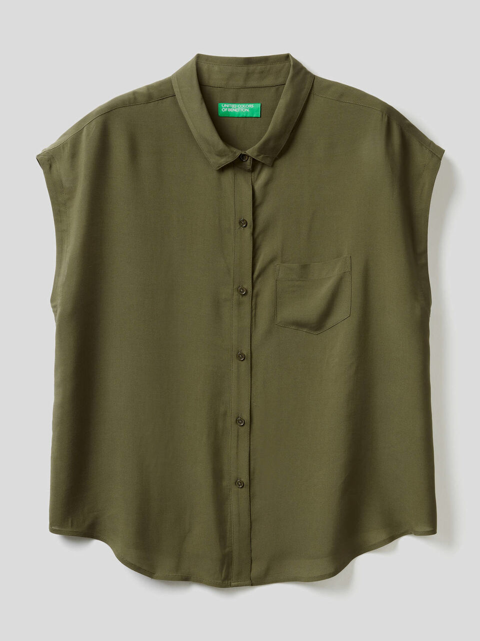 Blouse fluide à manches courtes image number 1