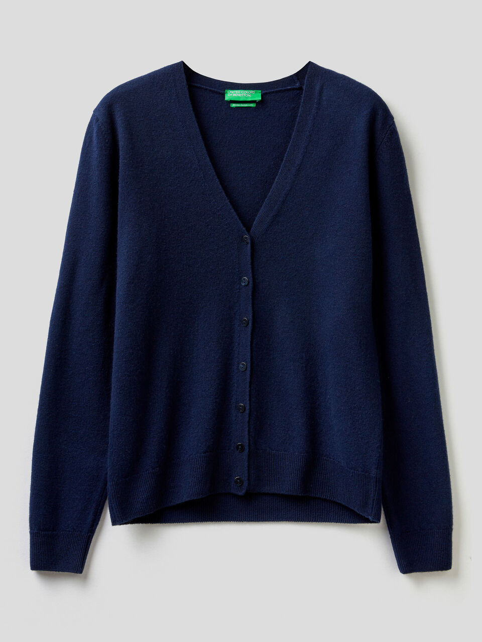 Gilet col en V en pure laine vierge image number 1