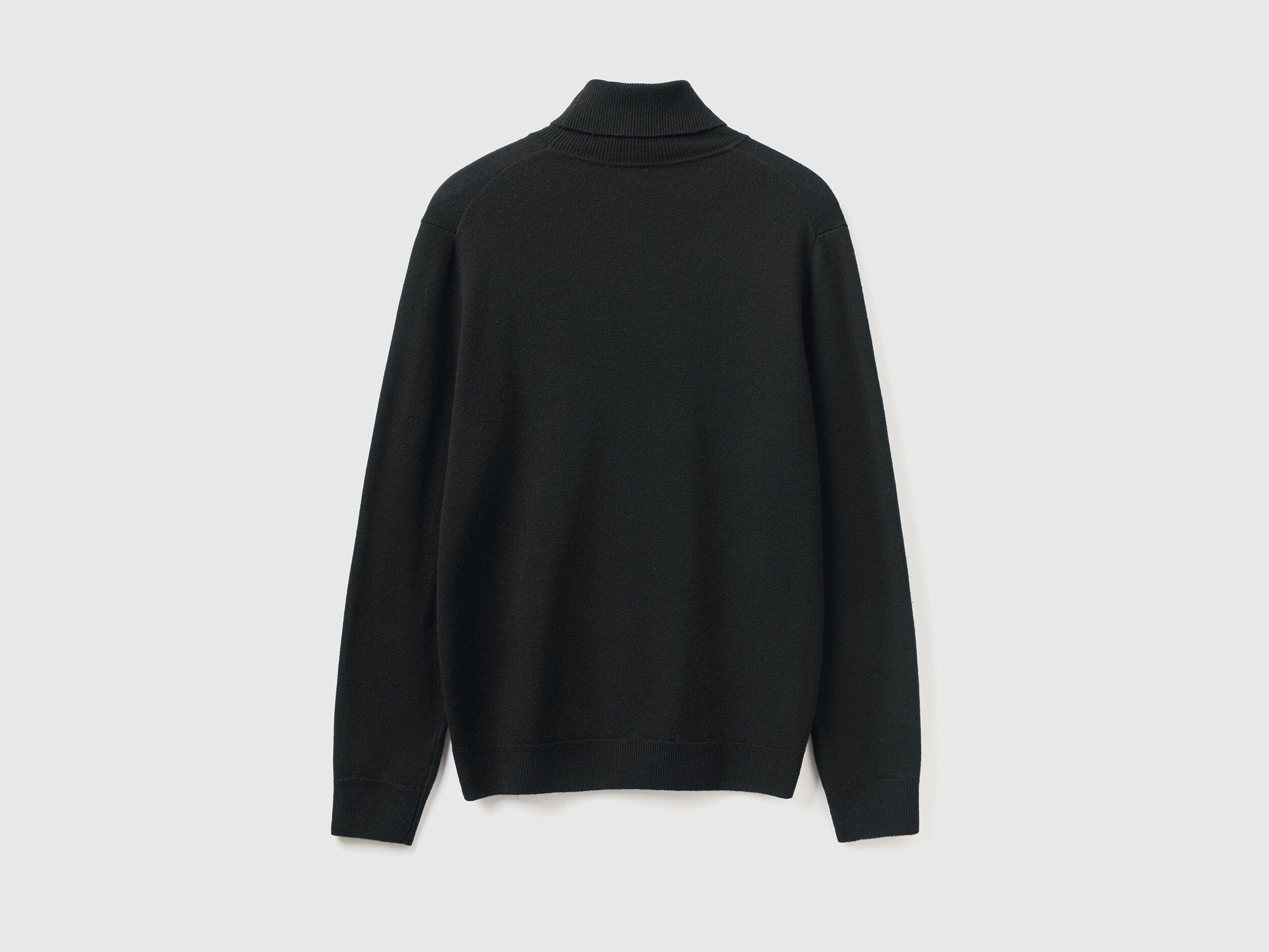 Pull noir col hot sale roulé