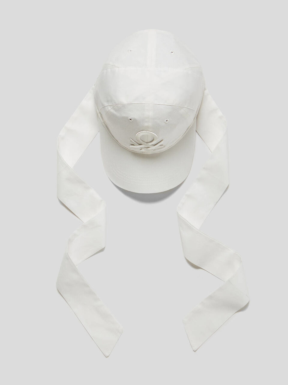 Casquette avec noeud image number 1