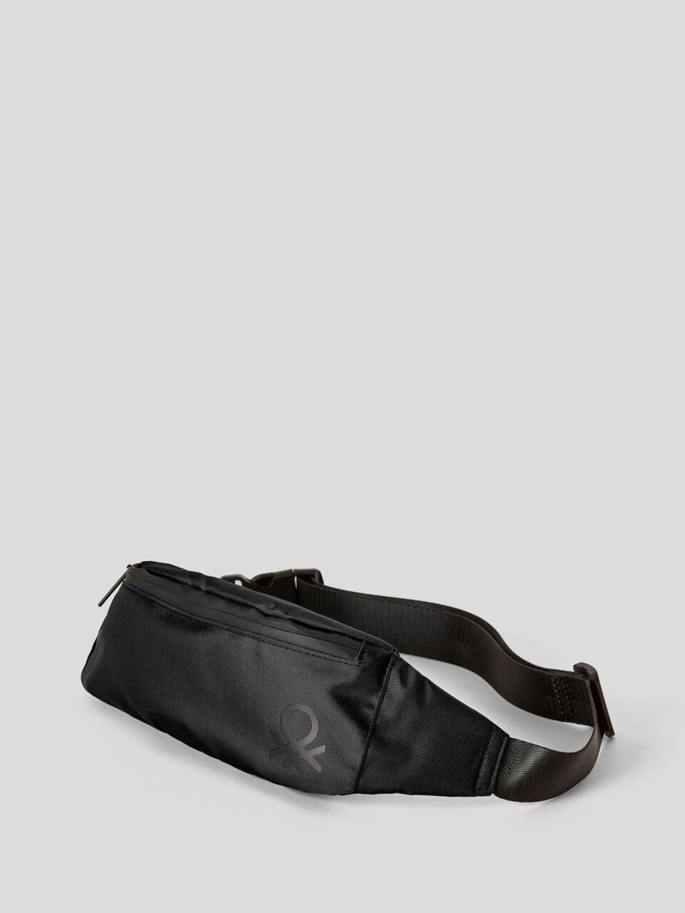 Sac banane en nylon image number 1