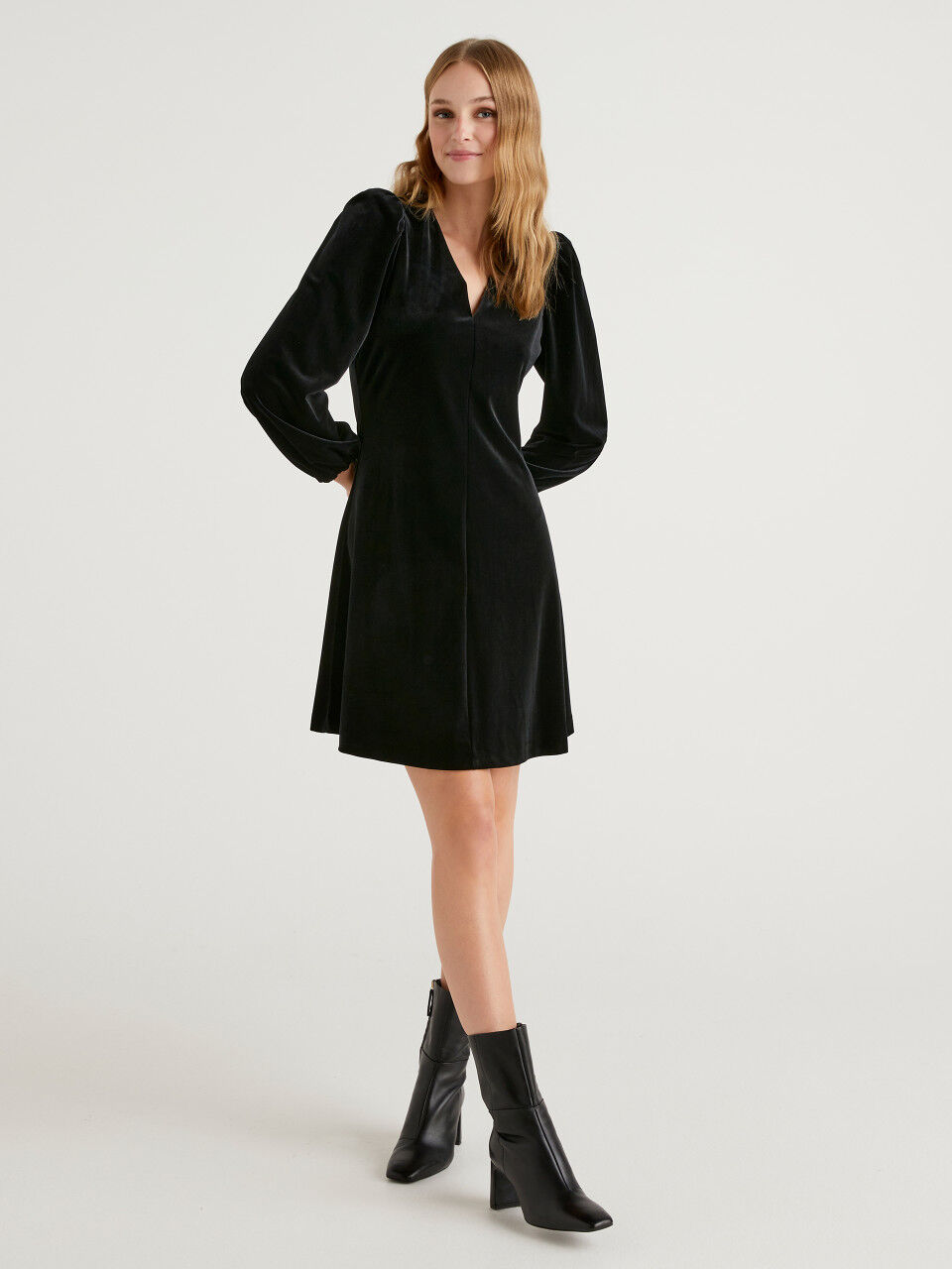Robe Noire En Mélange De Viscose Benetton en coloris Noir Femme Vêtements Tops Manches courtes 