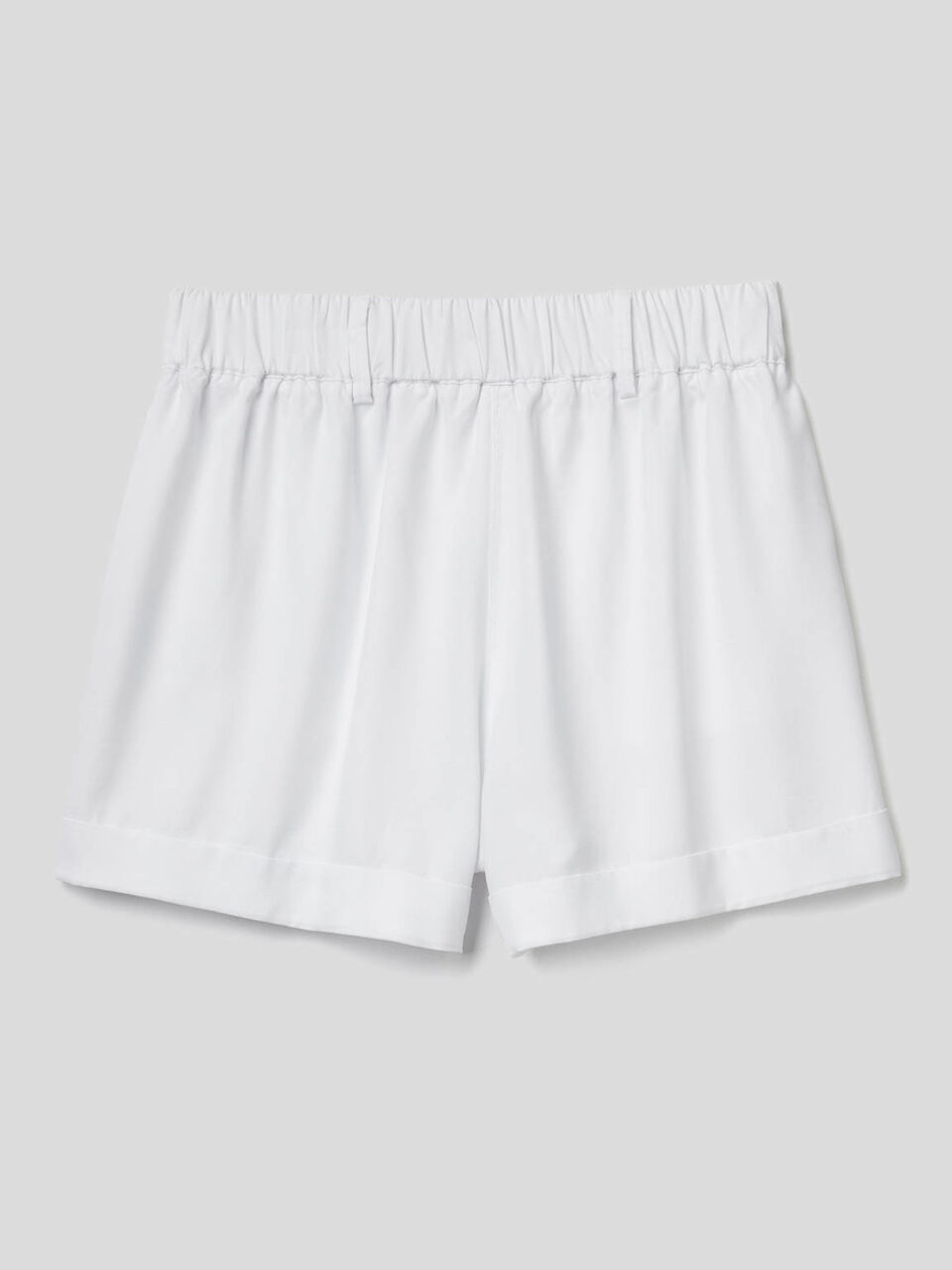 Short uni avec revers image number 2