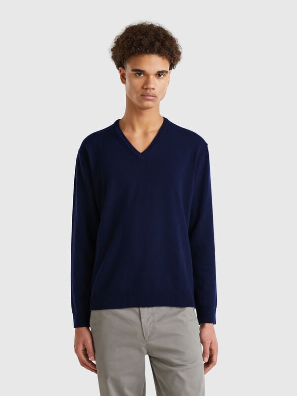 Pull bleu nuit à col en V en pure laine mérinos Homme