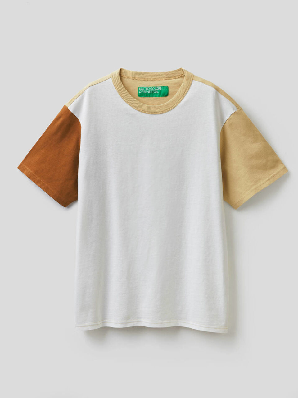 T-shirt color block à manches courtes image number 1