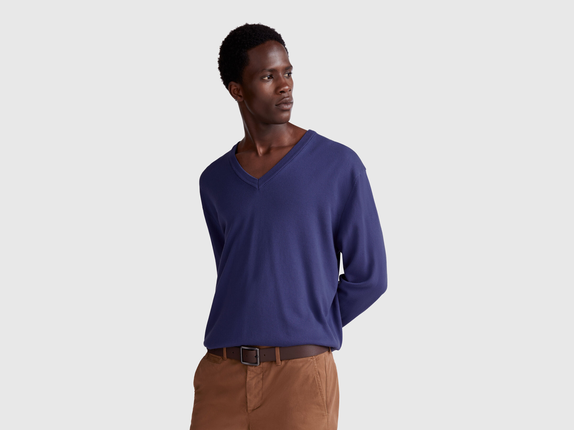 V NECK SWEATER L/S Homme image number 0