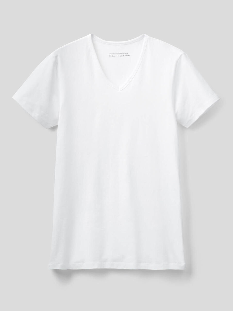 T-shirt basique avec col en V image number 1