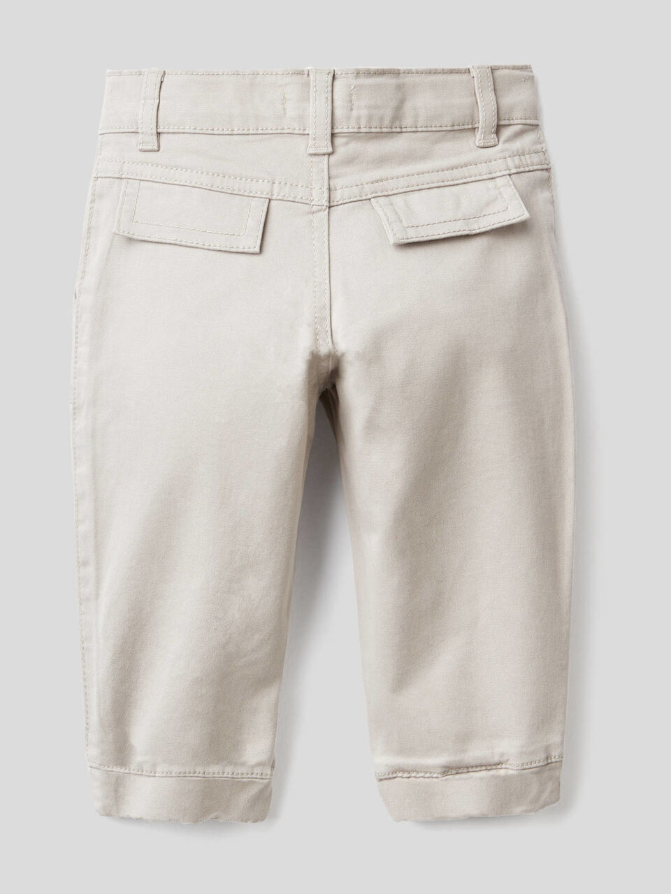 Pantalon avec grandes poches image number 2