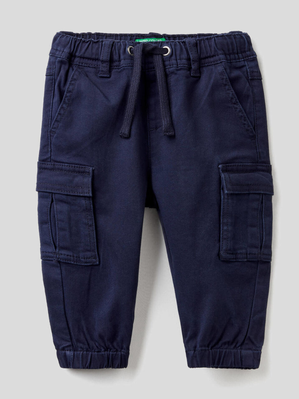 Pantalon cargo en coton stretch image number 1