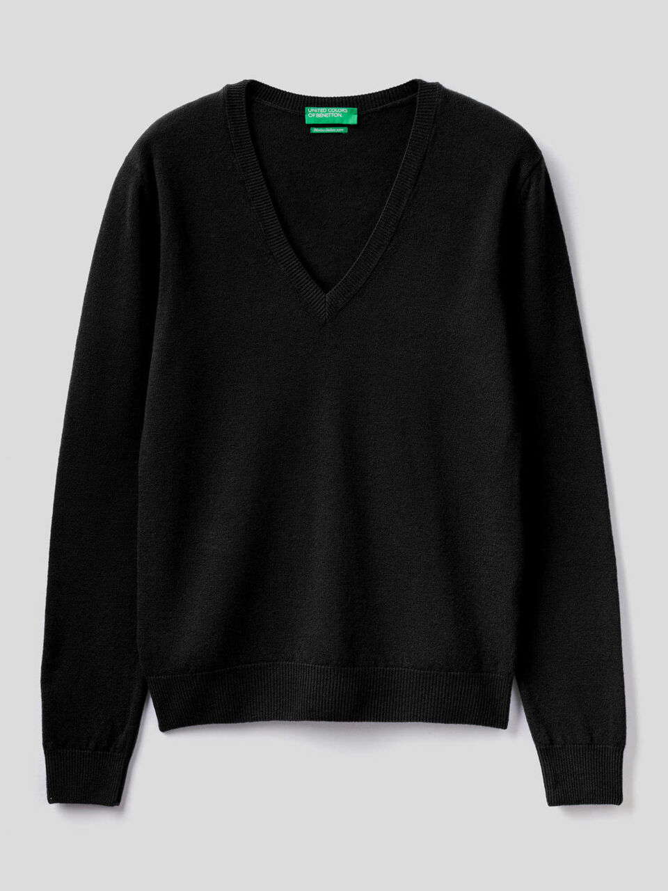 Pull avec col en V en pure laine vierge image number 1
