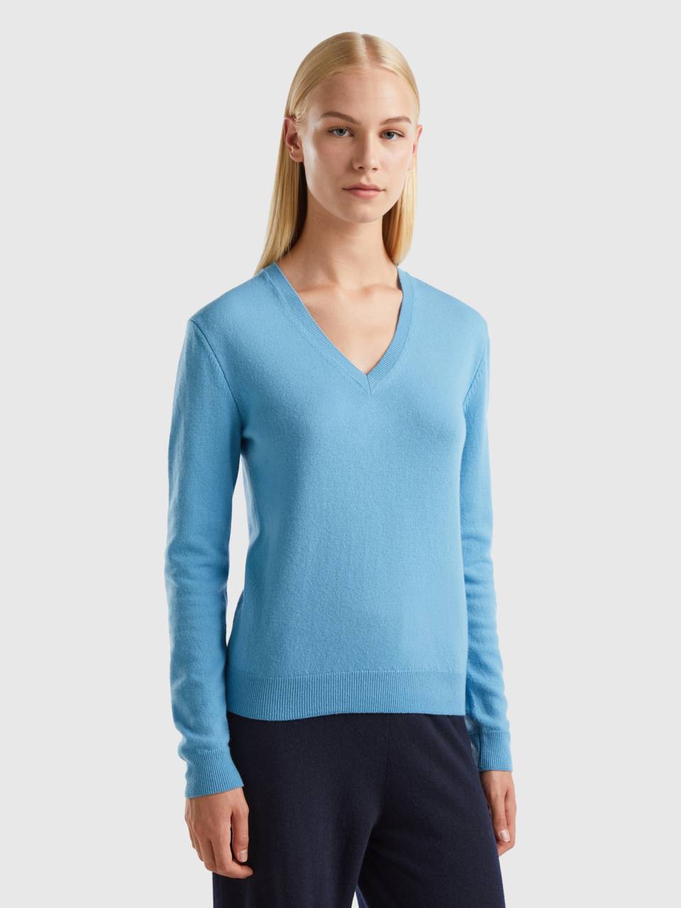 Pull bleu ciel col en V en pure laine m rinos Bleu Clair