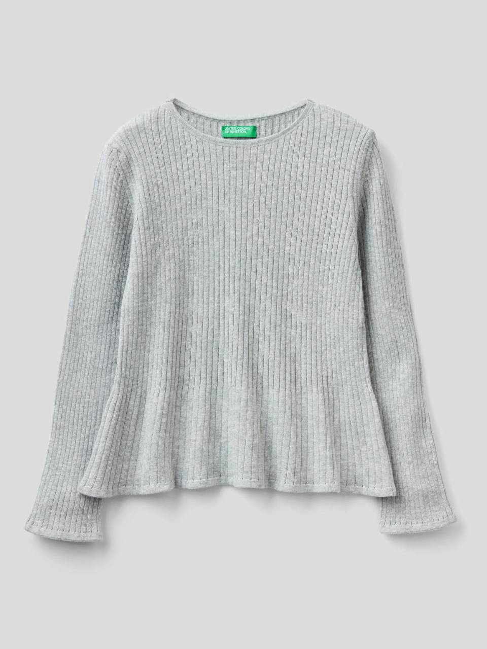 Benetton Pull à côtes avec bas évasé. 1 Benetton Pull à côtes avec bas évasé. 1